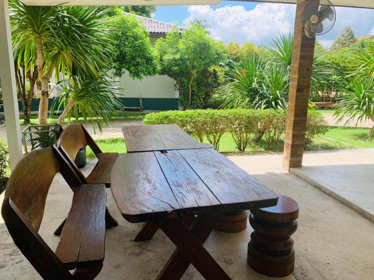 Baan Suan Khun Yaiy Hotel Ban Wang Takhrai Bagian luar foto