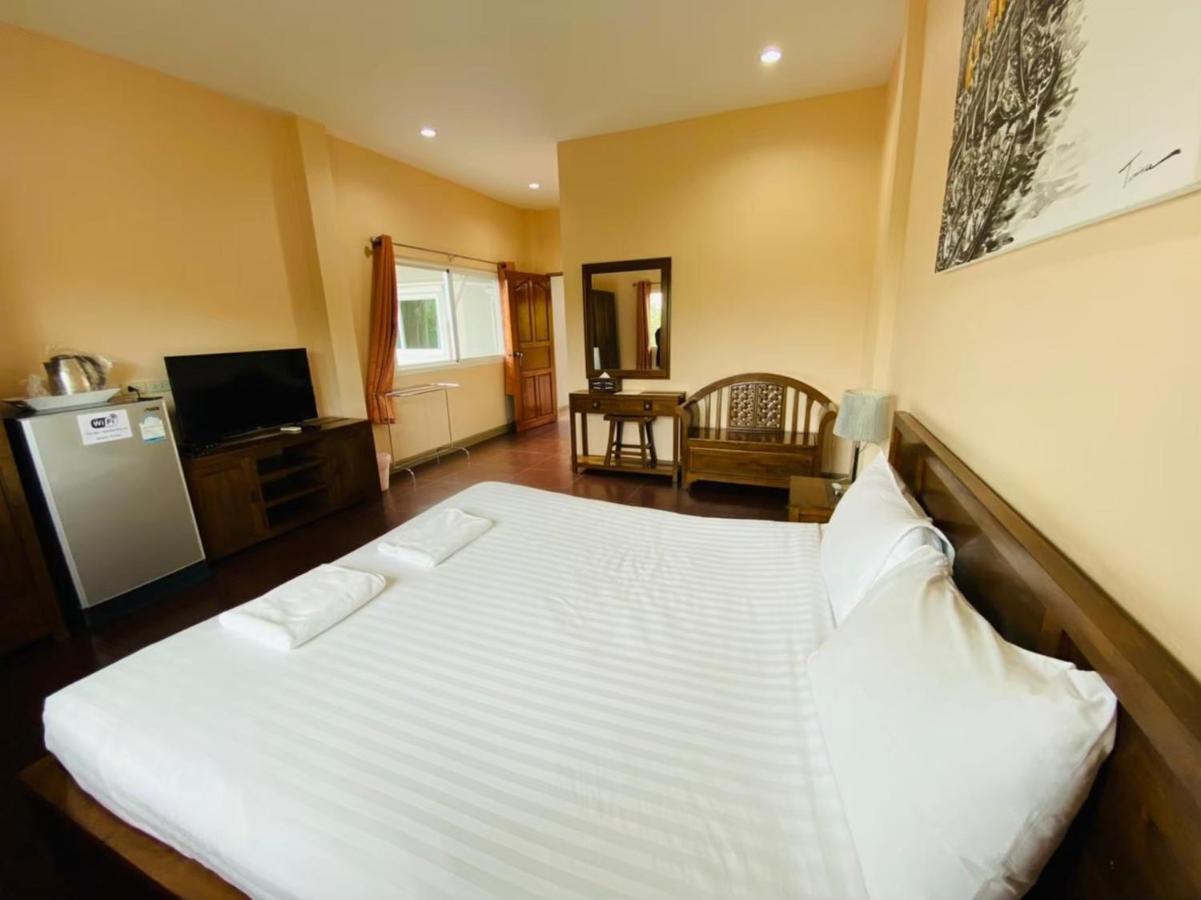 Baan Suan Khun Yaiy Hotel Ban Wang Takhrai Bagian luar foto