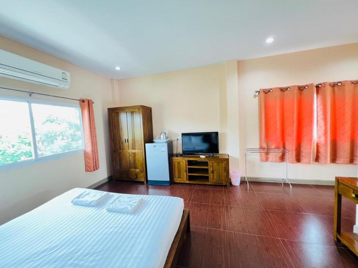 Baan Suan Khun Yaiy Hotel Ban Wang Takhrai Bagian luar foto