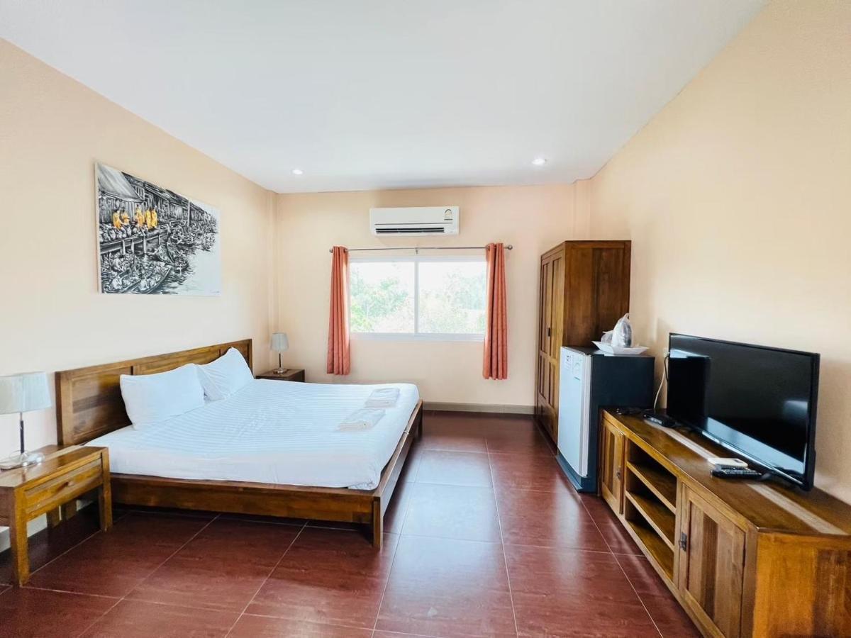 Baan Suan Khun Yaiy Hotel Ban Wang Takhrai Bagian luar foto
