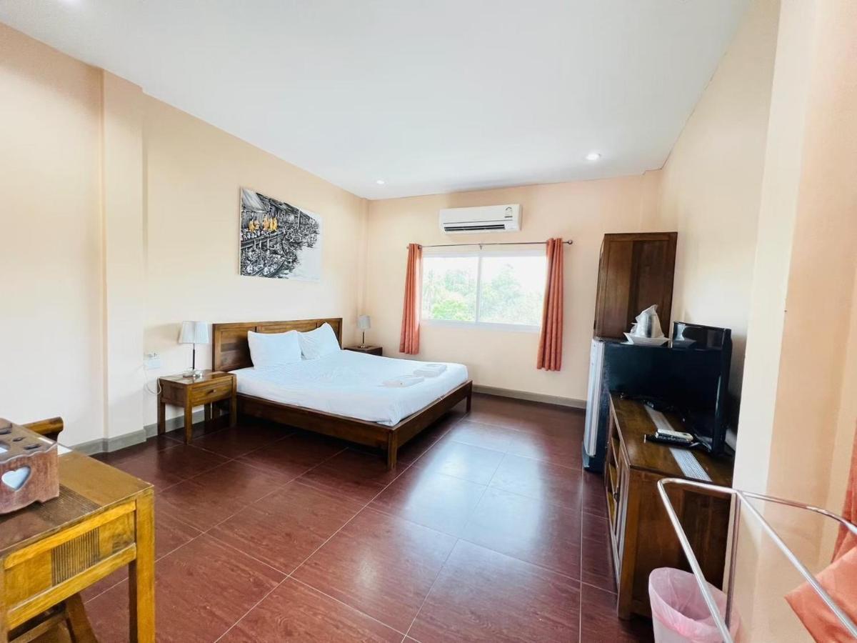 Baan Suan Khun Yaiy Hotel Ban Wang Takhrai Bagian luar foto
