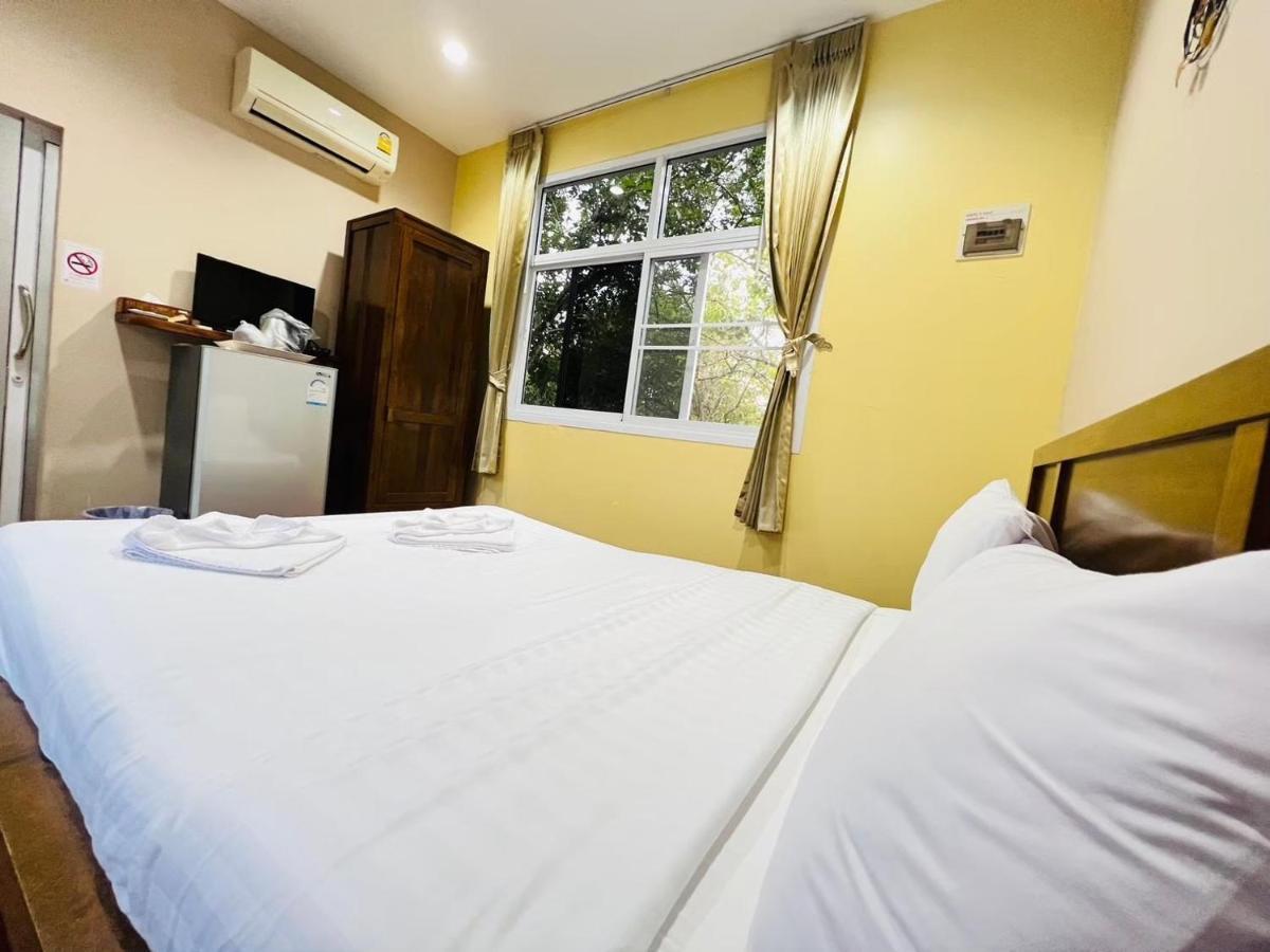 Baan Suan Khun Yaiy Hotel Ban Wang Takhrai Bagian luar foto