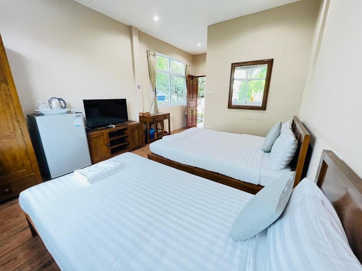 Baan Suan Khun Yaiy Hotel Ban Wang Takhrai Bagian luar foto