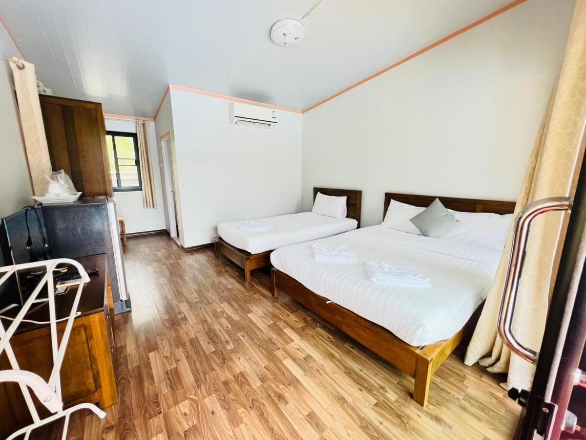 Baan Suan Khun Yaiy Hotel Ban Wang Takhrai Bagian luar foto