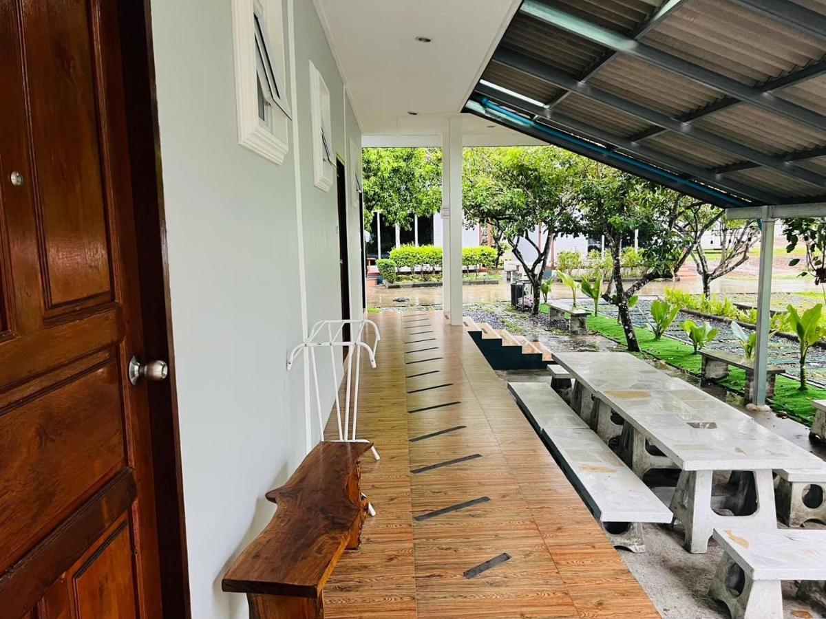 Baan Suan Khun Yaiy Hotel Ban Wang Takhrai Bagian luar foto