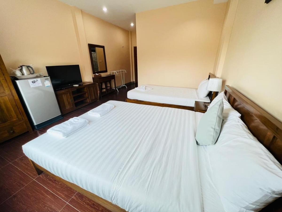 Baan Suan Khun Yaiy Hotel Ban Wang Takhrai Bagian luar foto