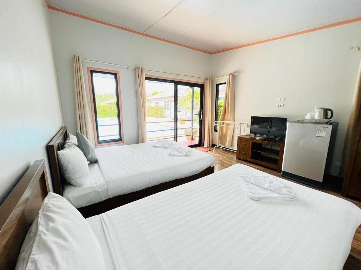 Baan Suan Khun Yaiy Hotel Ban Wang Takhrai Bagian luar foto